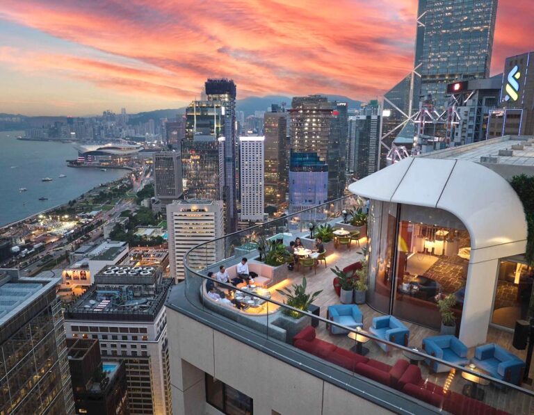 Rooftop Bar Hong Kong Cardinal Point